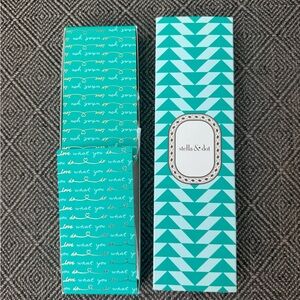 Women’s Stella & Dot necklace